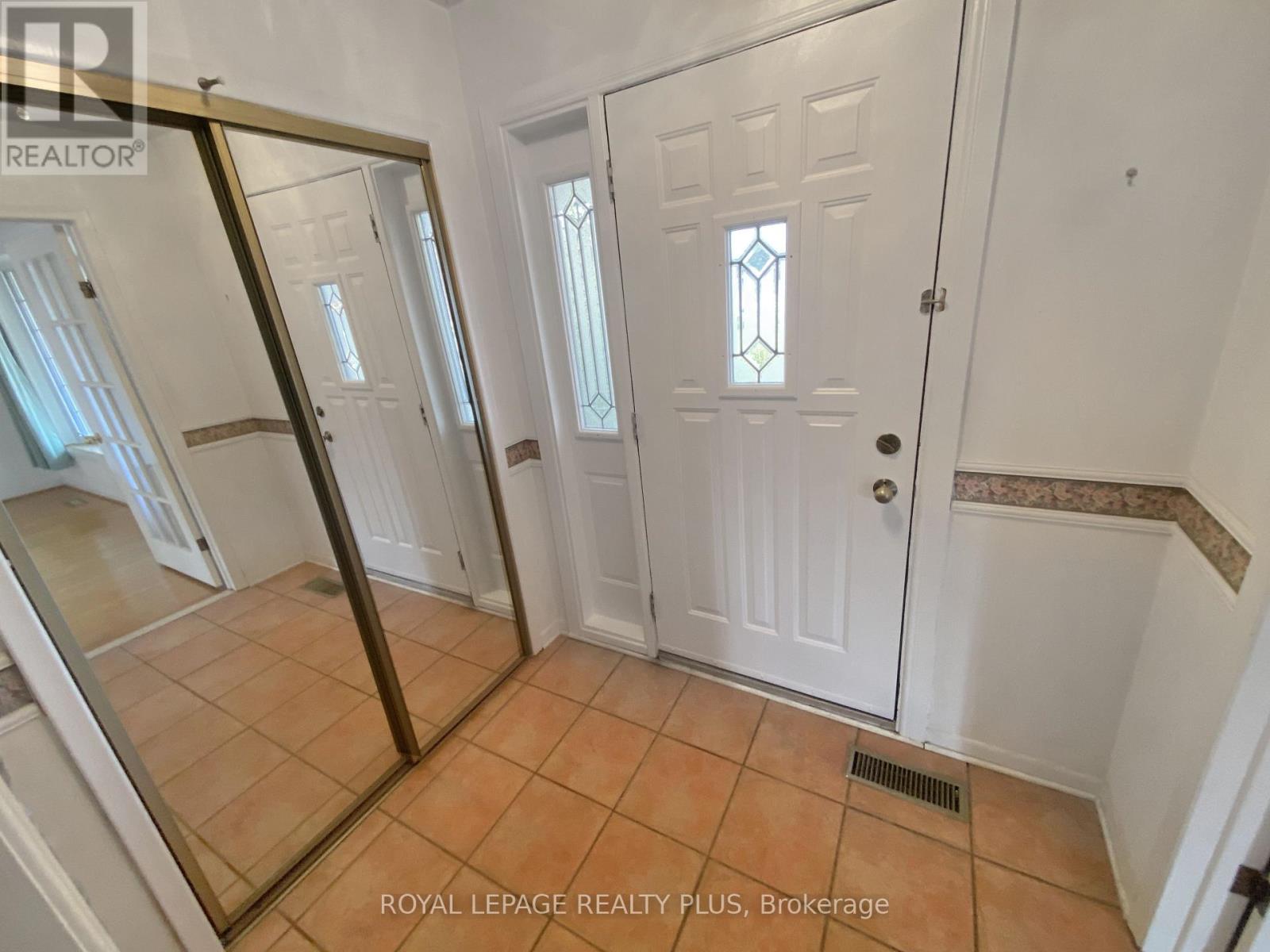 1604 Clarkson Road N, Mississauga, Ontario  L5J 2X2 - Photo 16 - W12537024