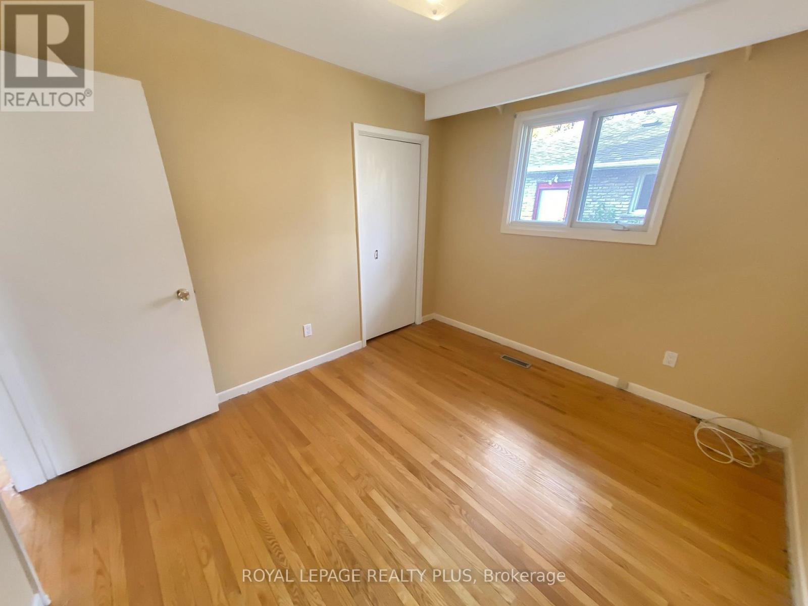 1604 Clarkson Road N, Mississauga, Ontario  L5J 2X2 - Photo 8 - W12537024