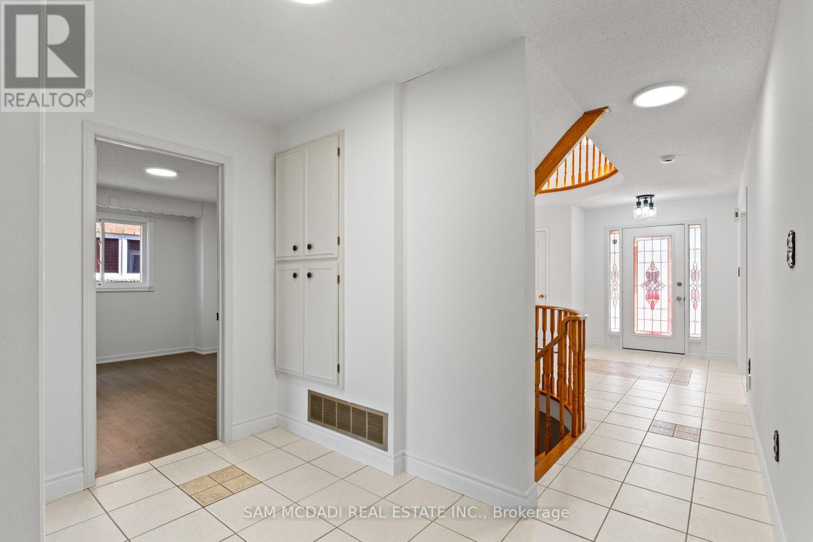 459 Glenashton Drive, Oakville, Ontario  L6H 4W6 - Photo 16 - W12537034