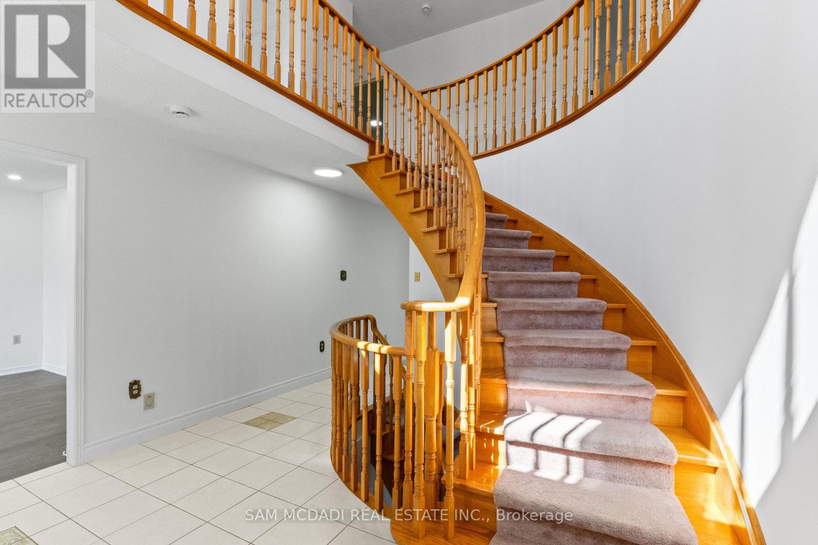 459 Glenashton Drive, Oakville, Ontario  L6H 4W6 - Photo 17 - W12537034