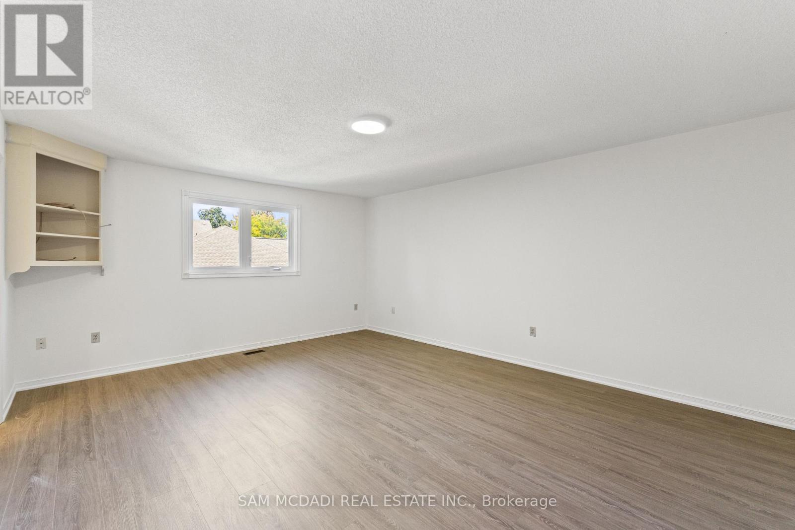 459 Glenashton Drive, Oakville, Ontario  L6H 4W6 - Photo 18 - W12537034