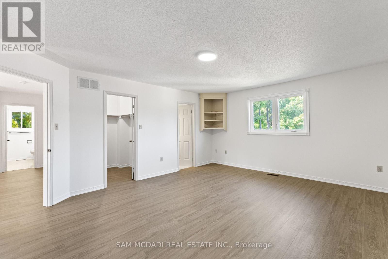 459 Glenashton Drive, Oakville, Ontario  L6H 4W6 - Photo 20 - W12537034