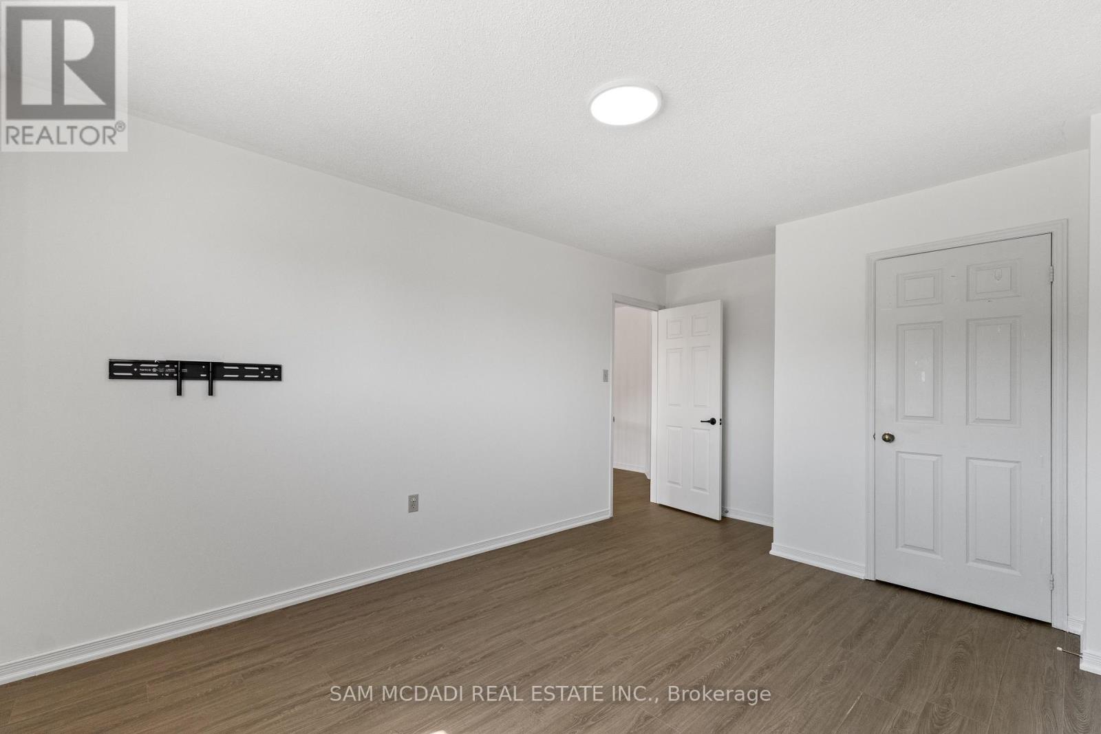 459 Glenashton Drive, Oakville, Ontario  L6H 4W6 - Photo 24 - W12537034