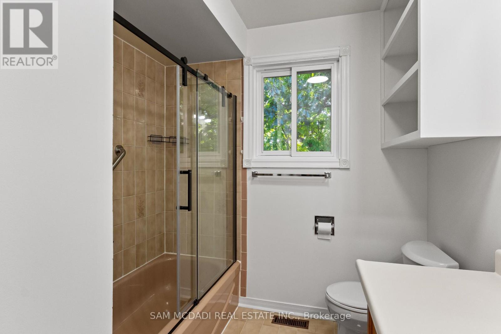 459 Glenashton Drive, Oakville, Ontario  L6H 4W6 - Photo 26 - W12537034