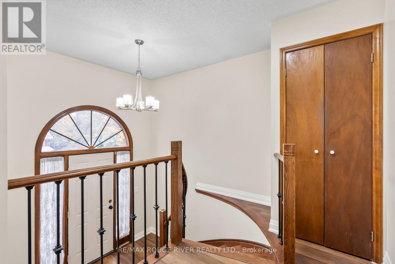 16 Borland Court, Clarington, Ontario  L1C 4T6 - Photo 4 - E12537044