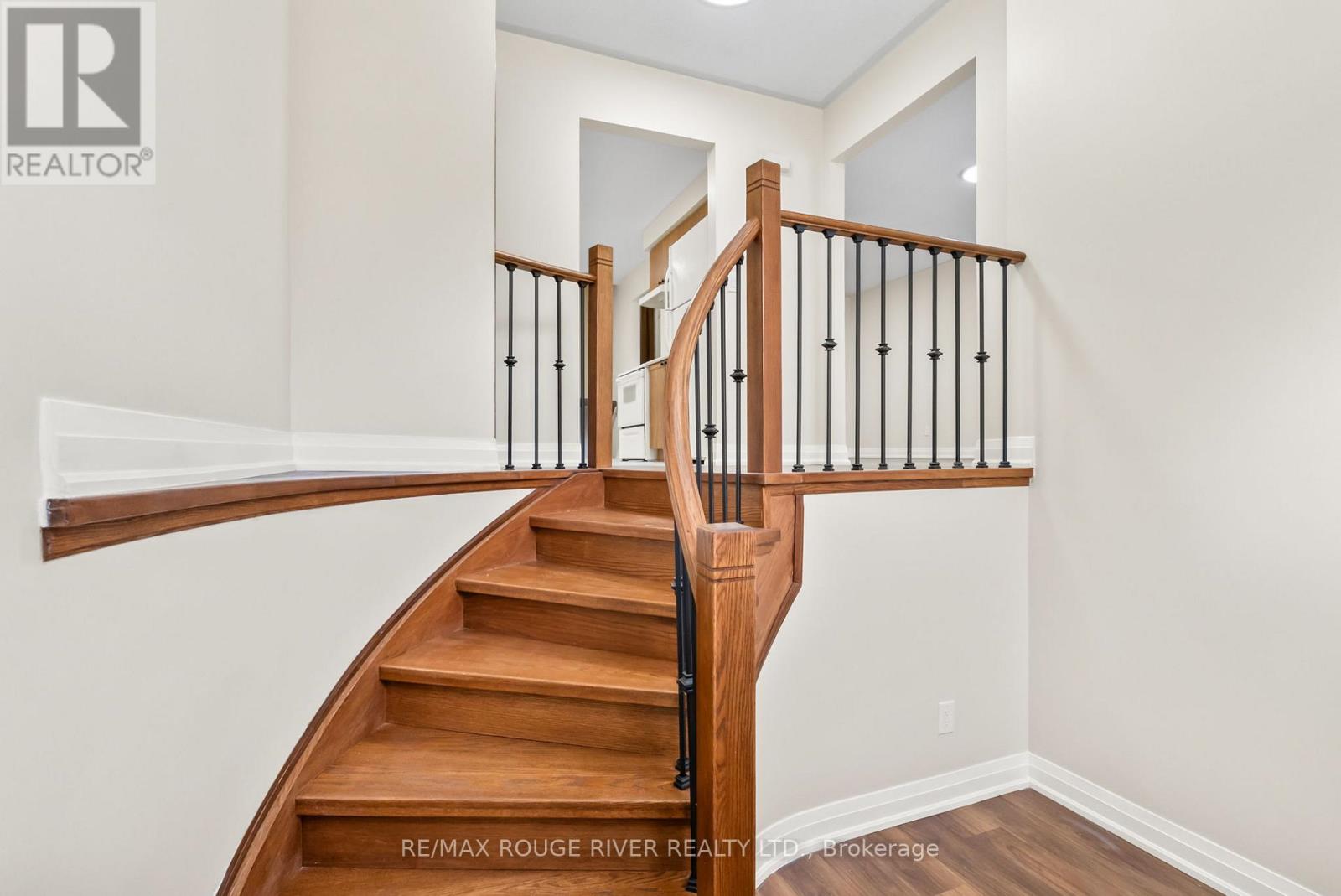 16 Borland Court, Clarington, Ontario  L1C 4T6 - Photo 5 - E12537044