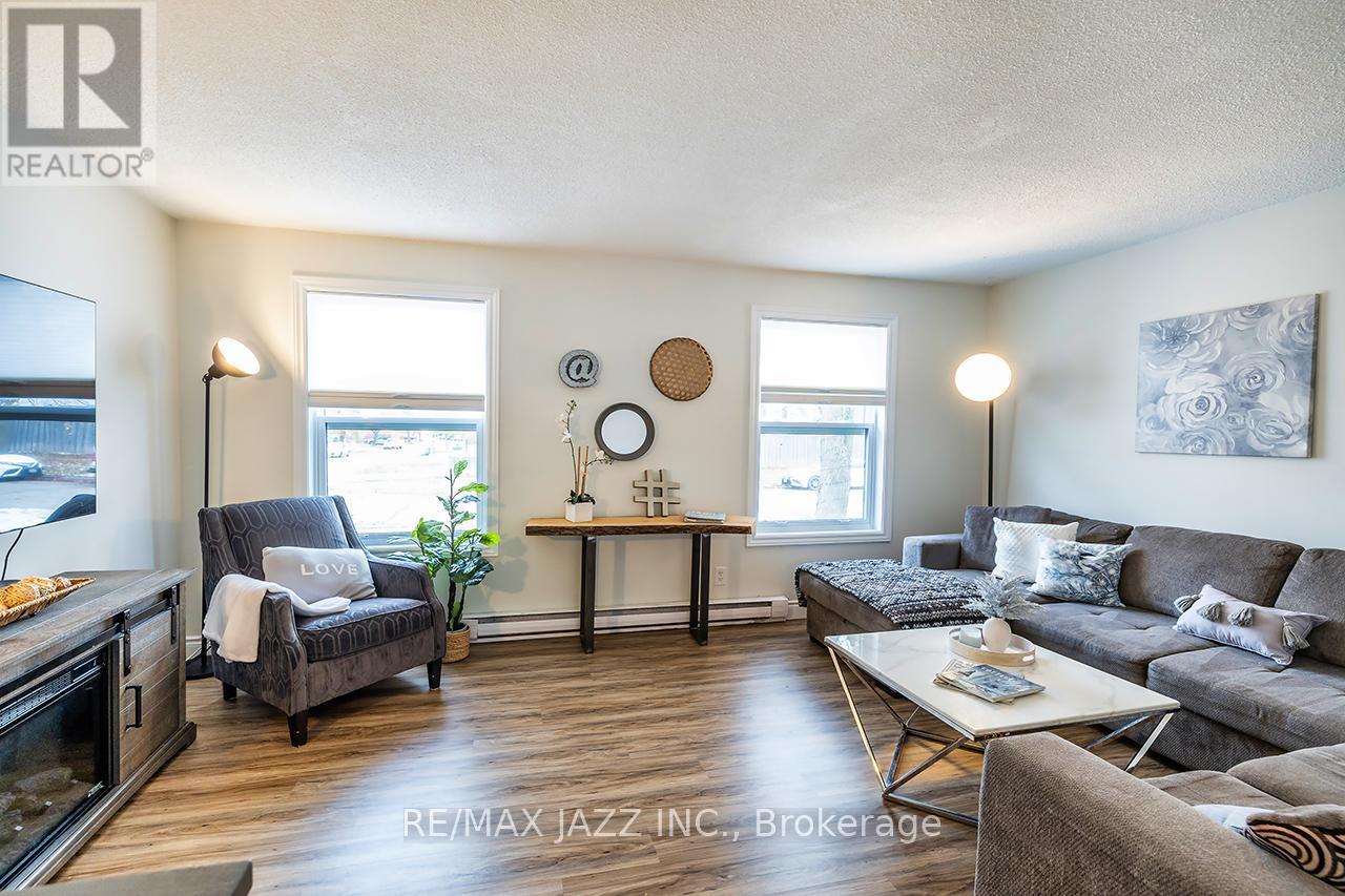 620 Dorchester Drive, Oshawa, Ontario  L1J 6L5 - Photo 4 - E12537076