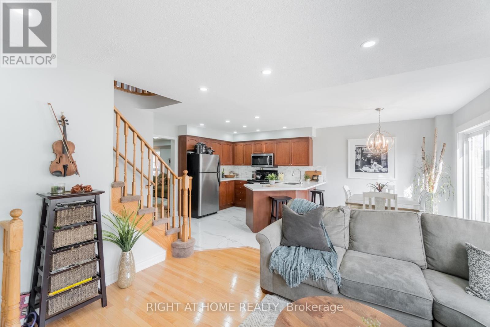 63 Feint Drive, Ajax, Ontario L1T 0E6 - Photo 10 - E12537138