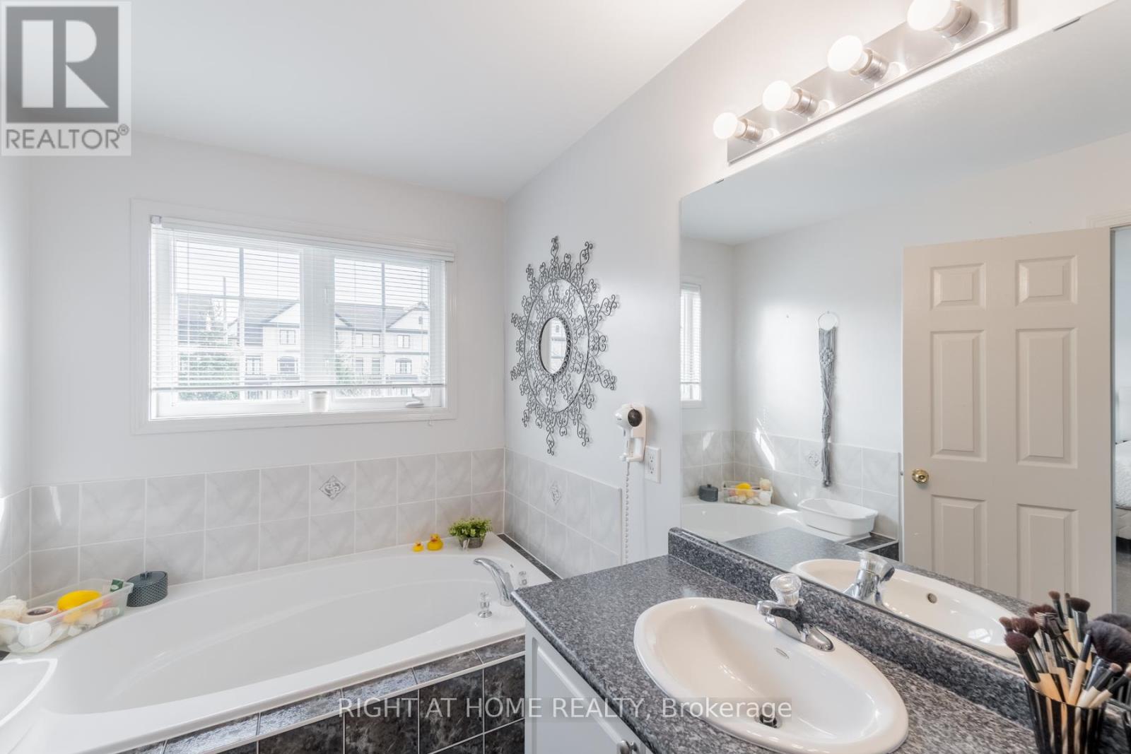 63 Feint Drive, Ajax, Ontario L1T 0E6 - Photo 13 - E12537138