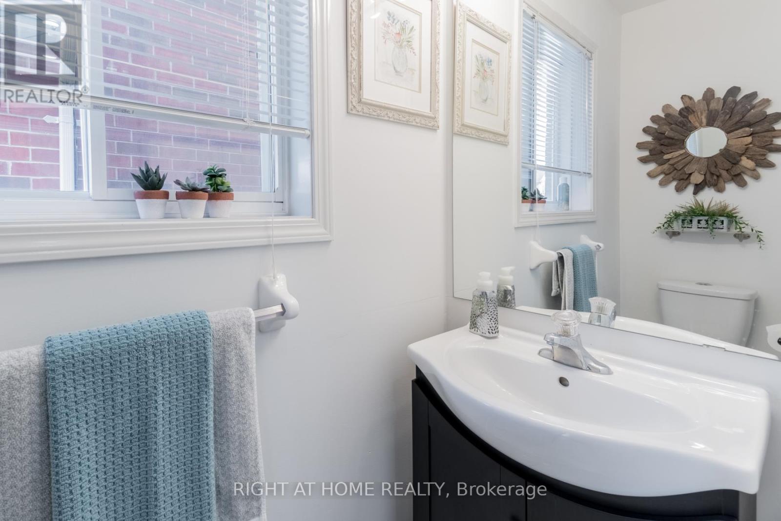 63 Feint Drive, Ajax, Ontario L1T 0E6 - Photo 19 - E12537138