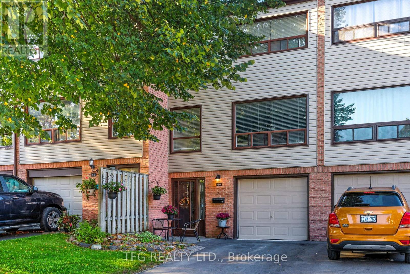 66 Parklane Circle, Clarington, Ontario L1C 3V9 - Photo 1 - E12537252