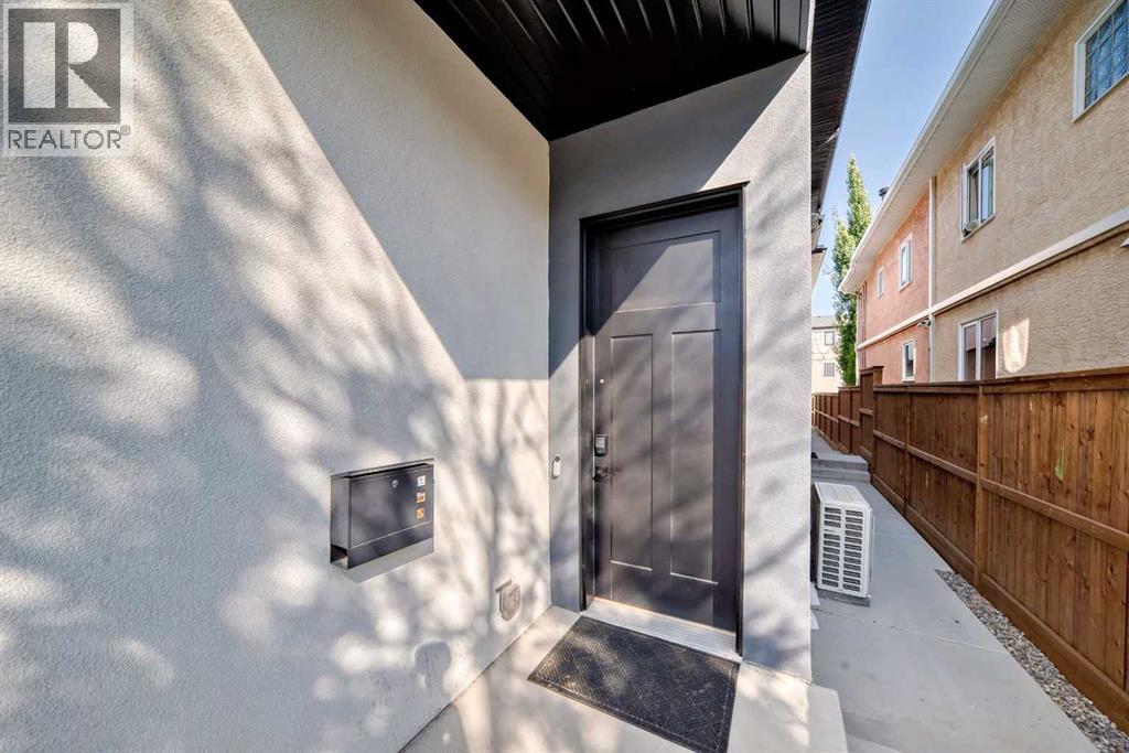 Property at 3, 3512 15 Street SW image 4