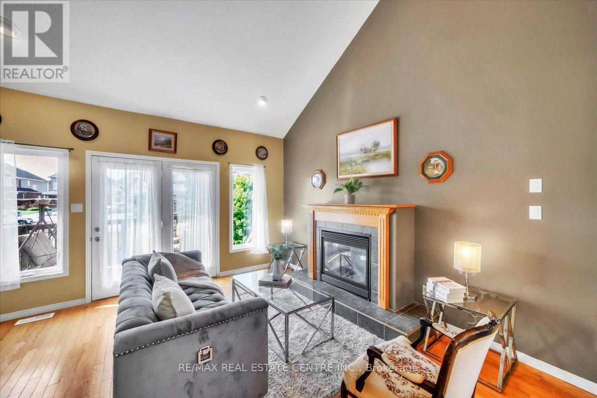 35 Cameron Court, Orangeville, Ontario  L9W 5G8 - Photo 10 - W12307766