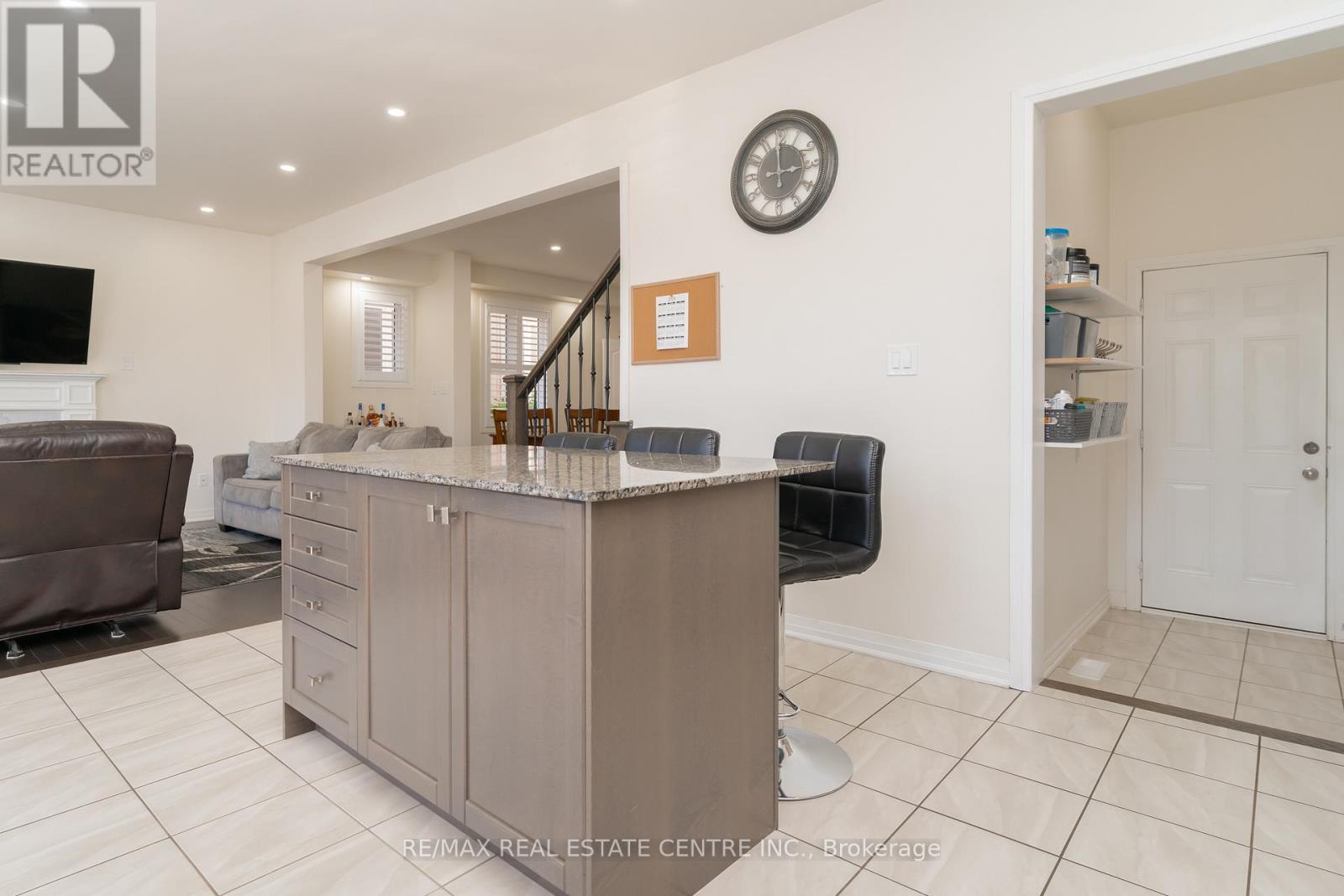 10 Drew Brown Boulevard, Orangeville, Ontario  L9W 6Z6 - Photo 17 - W12405016