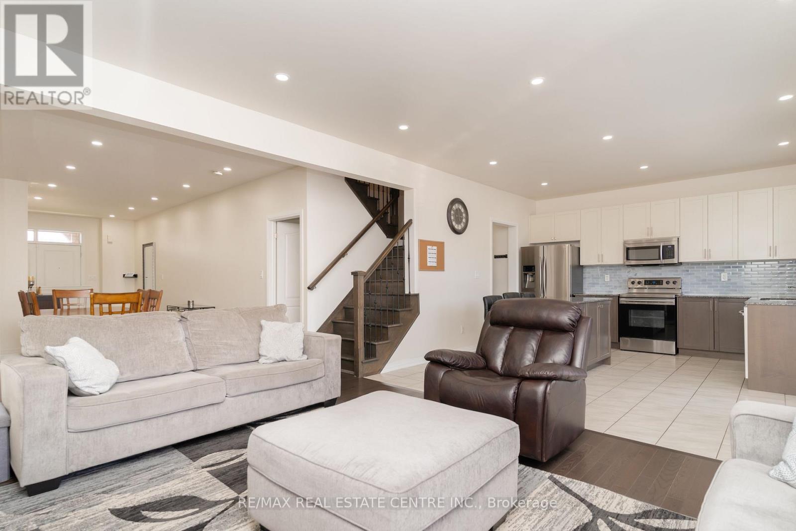 10 Drew Brown Boulevard, Orangeville, Ontario  L9W 6Z6 - Photo 12 - W12405016