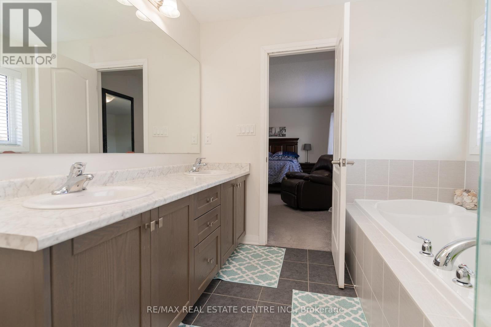 10 Drew Brown Boulevard, Orangeville, Ontario  L9W 6Z6 - Photo 24 - W12405016