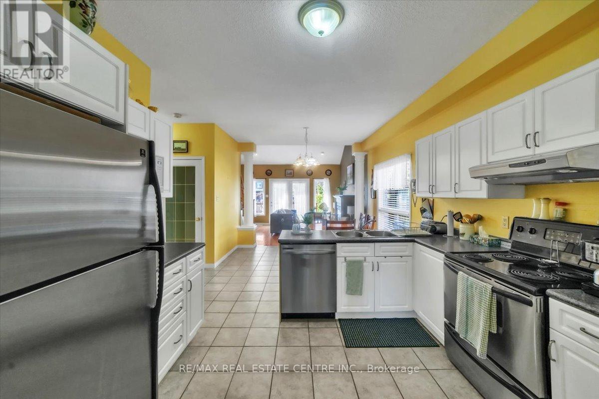 35 Cameron Court, Orangeville, Ontario  L9W 5G8 - Photo 7 - W12307766