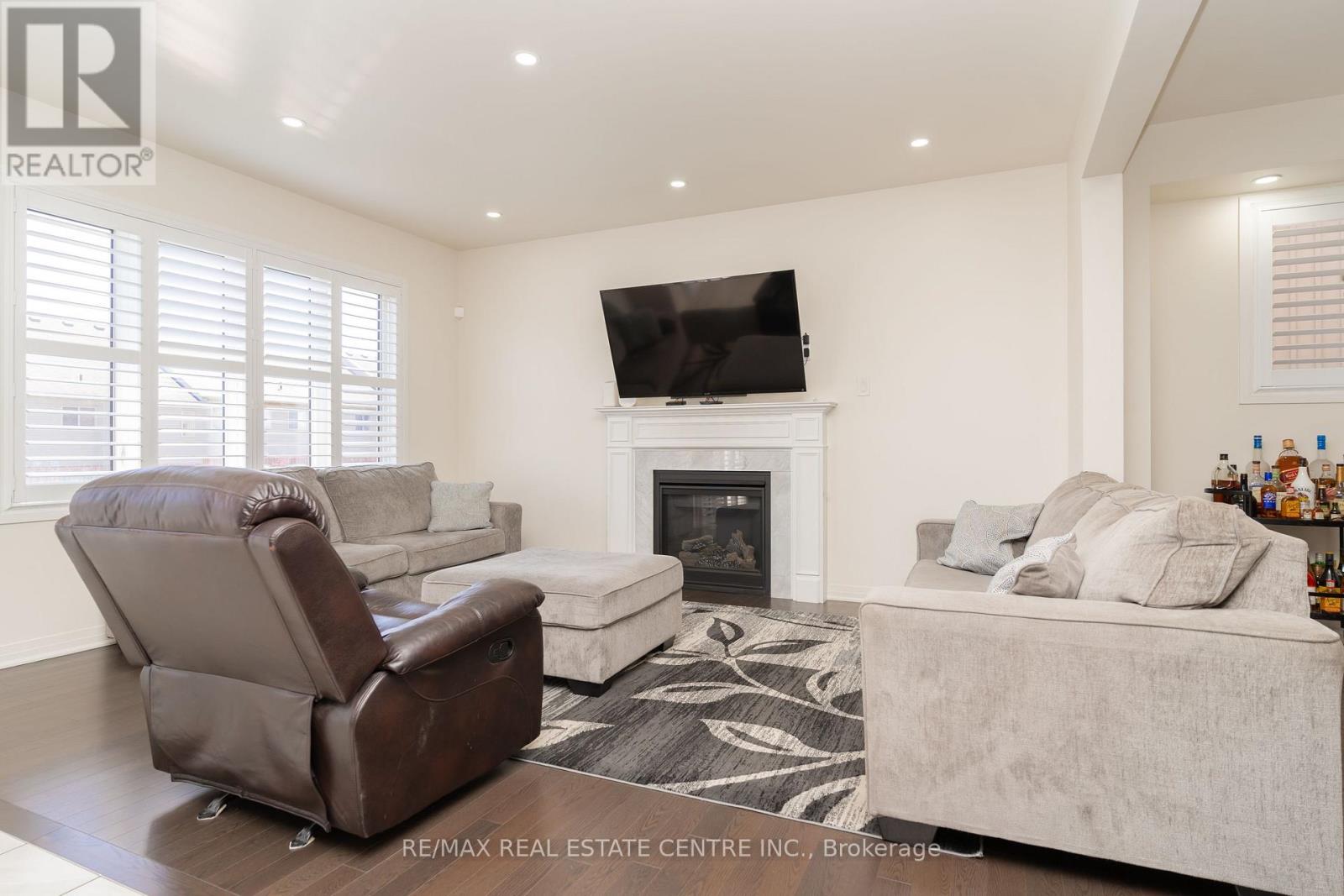 10 Drew Brown Boulevard, Orangeville, Ontario  L9W 6Z6 - Photo 9 - W12405016