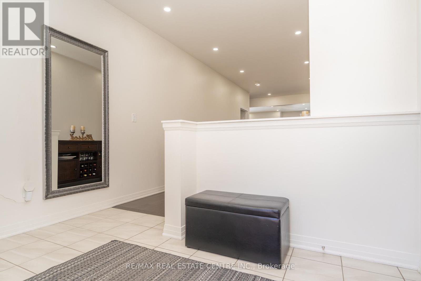 10 Drew Brown Boulevard, Orangeville, Ontario  L9W 6Z6 - Photo 4 - W12405016