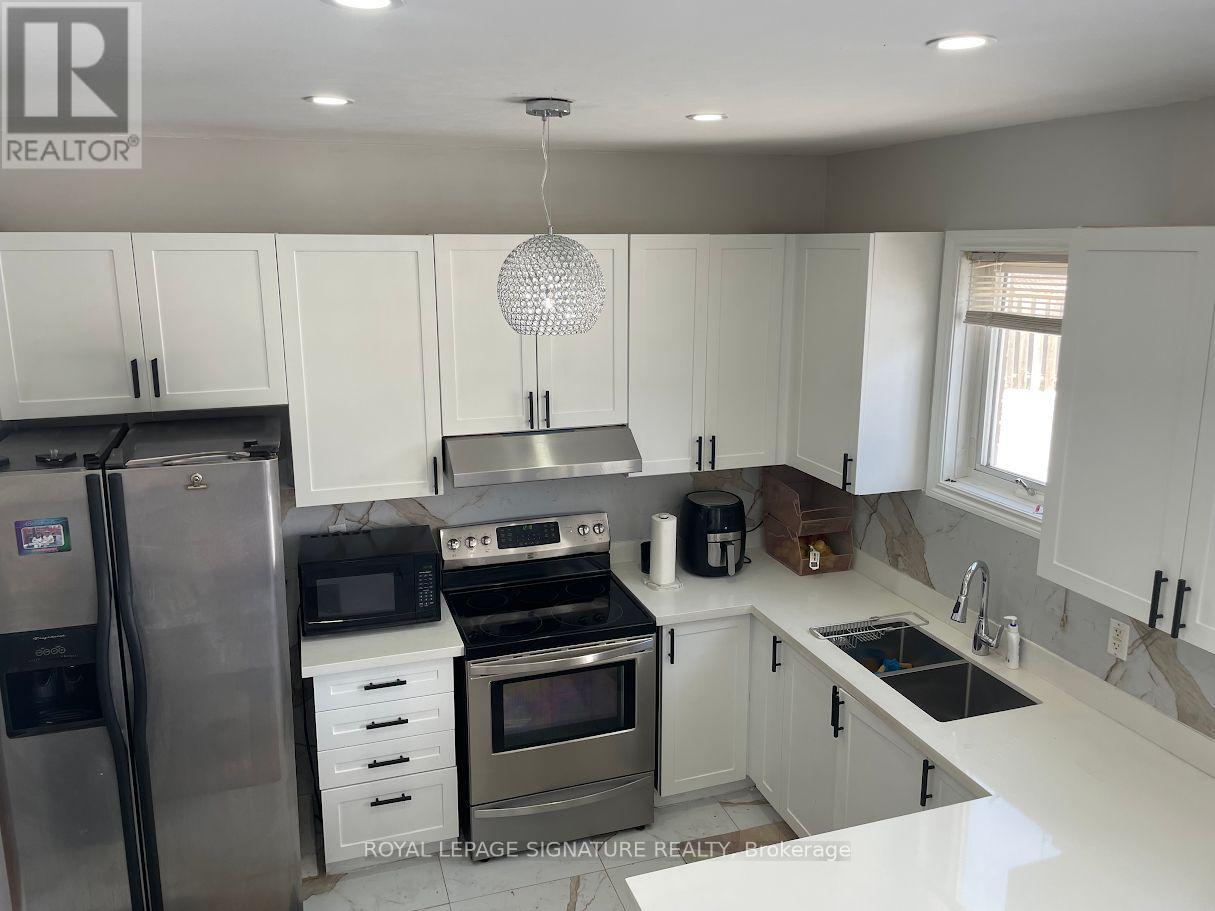 26 Mario Street, Brampton, Ontario  L6P 1N1 - Photo 6 - W12534212