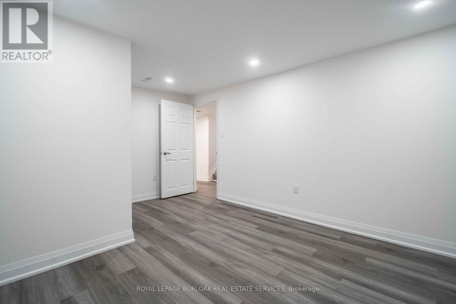 Lower - 356 East 17th Street, Hamilton, Ontario L7R 0G6 - Photo 12 - X12312495