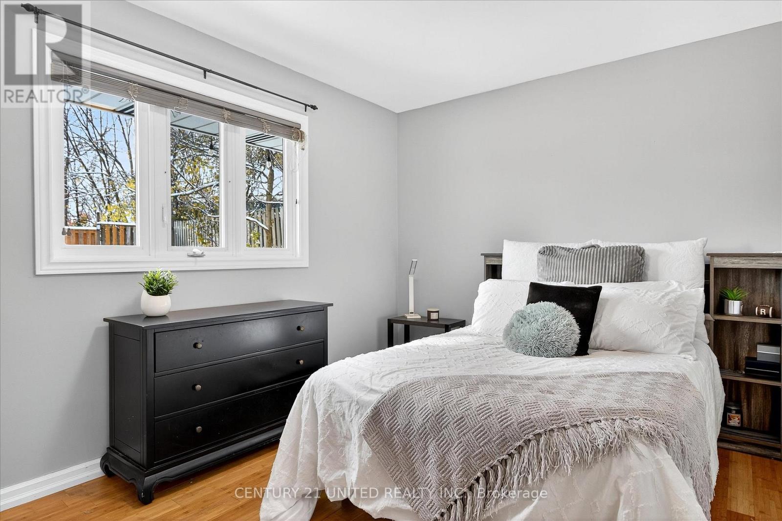 105 Ridgewood Road, Peterborough, Ontario  K9J 1P2 - Photo 17 - X12537074