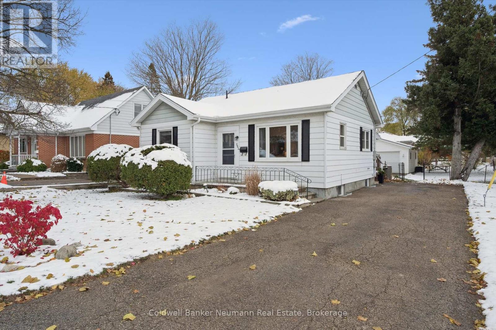 564 Paisley Road, Guelph, Ontario N1H 2S1 - Photo 2 - X12537152