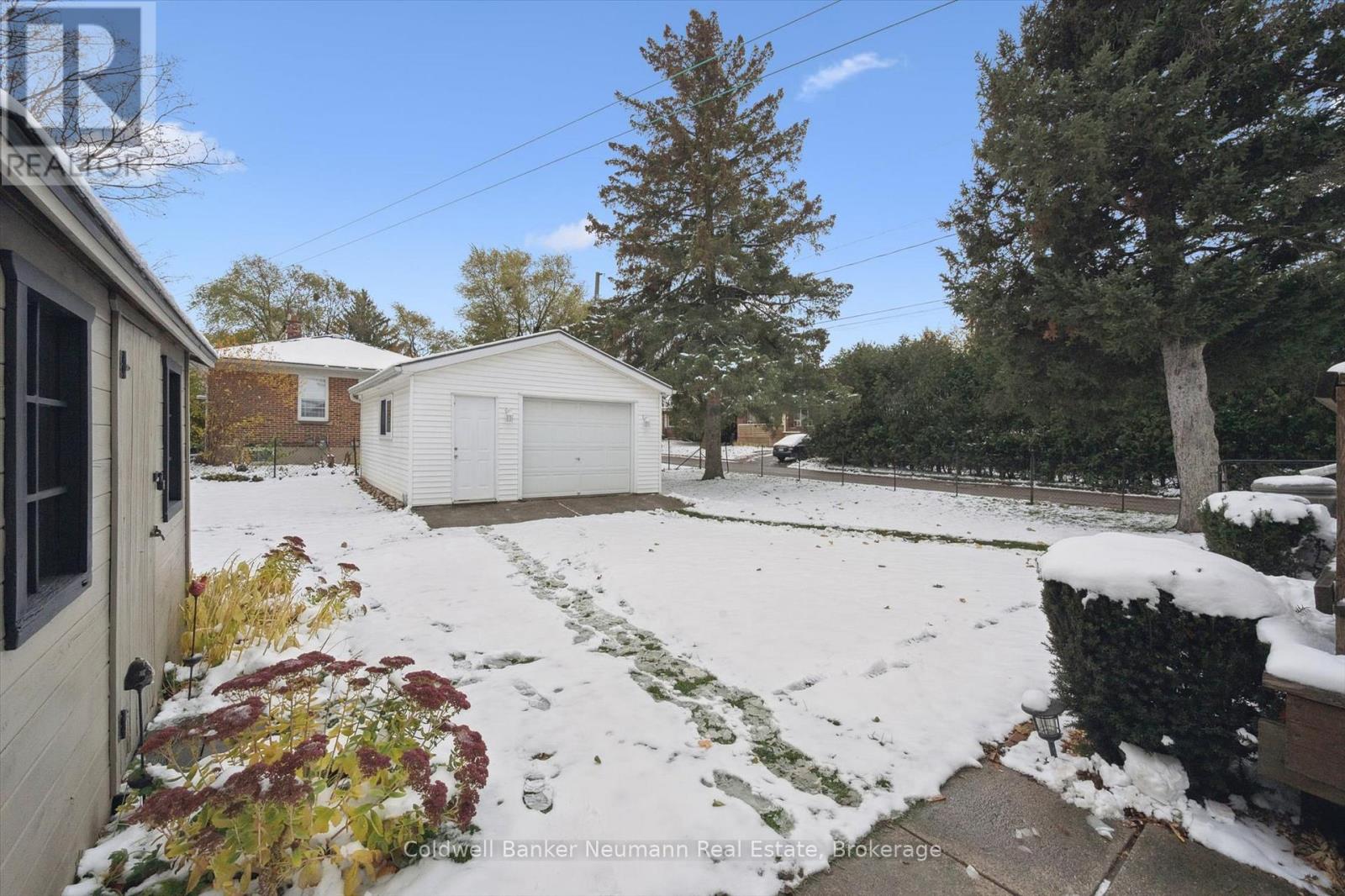 564 Paisley Road, Guelph, Ontario N1H 2S1 - Photo 33 - X12537152