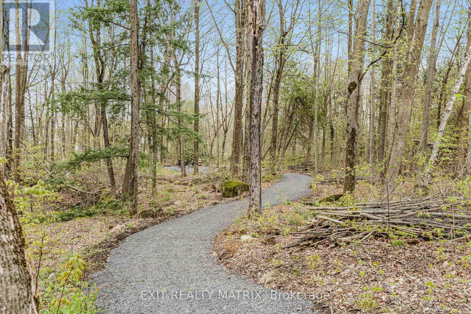 5 - 64 Radstock Lane, Champlain, Ontario  K6A 2R2 - Photo 37 - X12537048