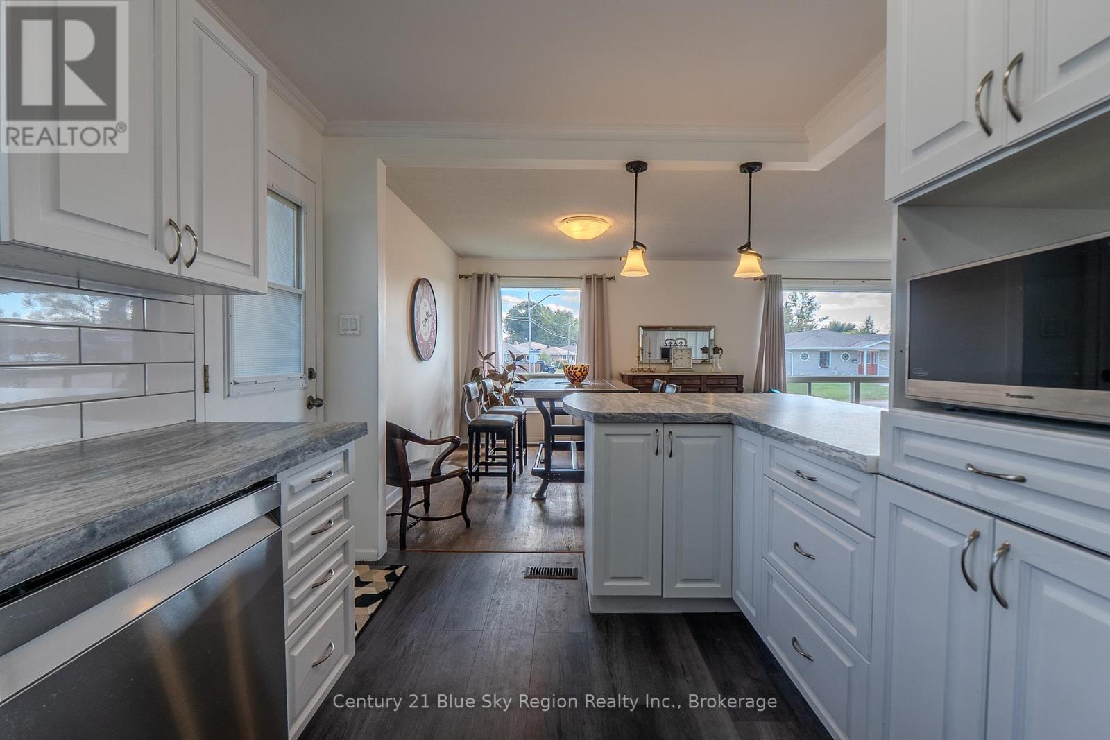 62 Strathcona Drive, North Bay, Ontario  P1A 2N1 - Photo 10 - X12537088