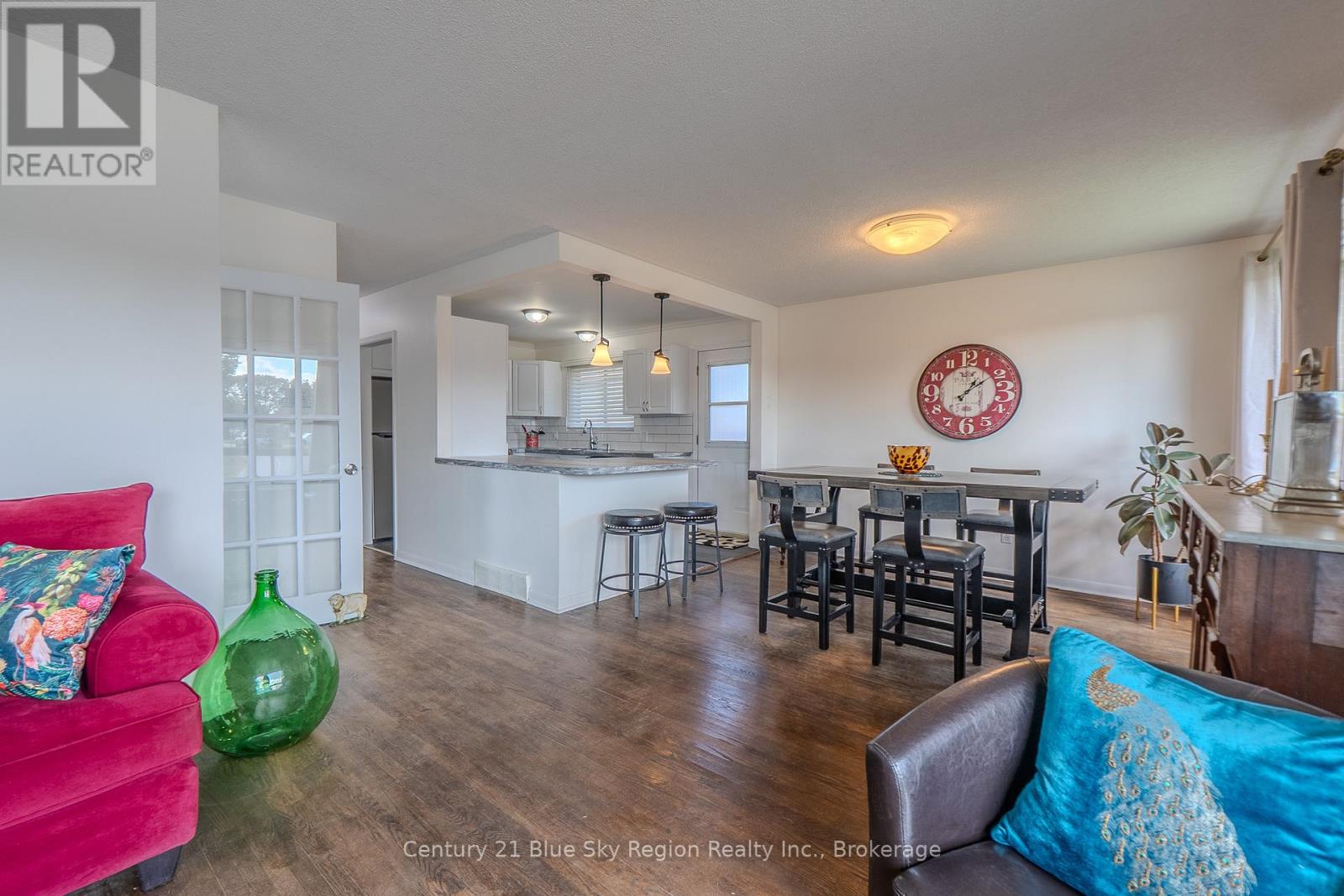 62 Strathcona Drive, North Bay, Ontario  P1A 2N1 - Photo 4 - X12537088