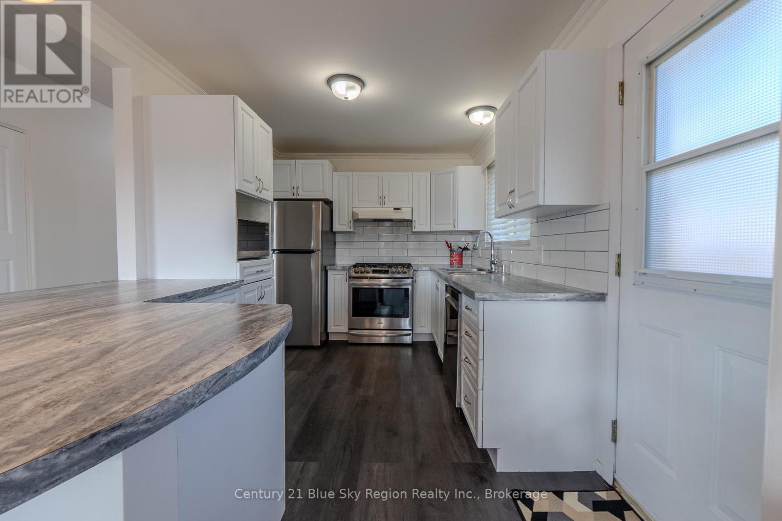 62 Strathcona Drive, North Bay, Ontario  P1A 2N1 - Photo 6 - X12537088