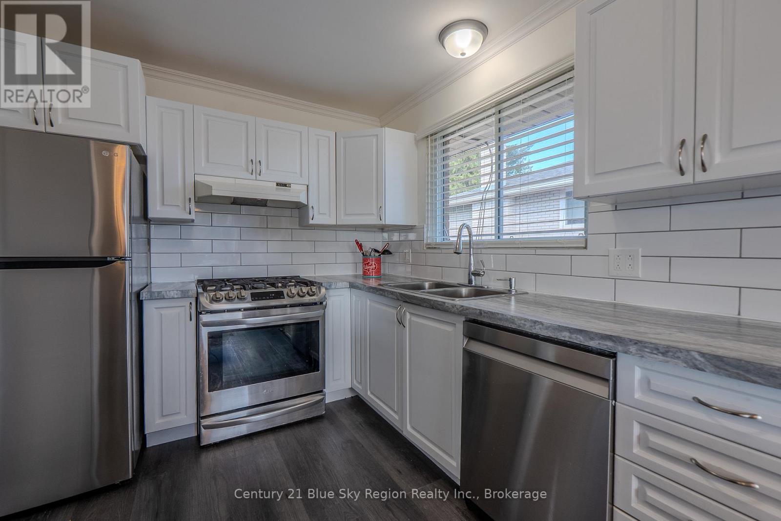 62 Strathcona Drive, North Bay, Ontario  P1A 2N1 - Photo 9 - X12537088