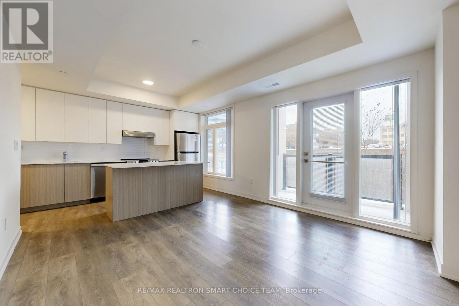 209 - 160 Canon Jackson Drive, Toronto, Ontario  M6M 0B6 - Photo 3 - W12524528