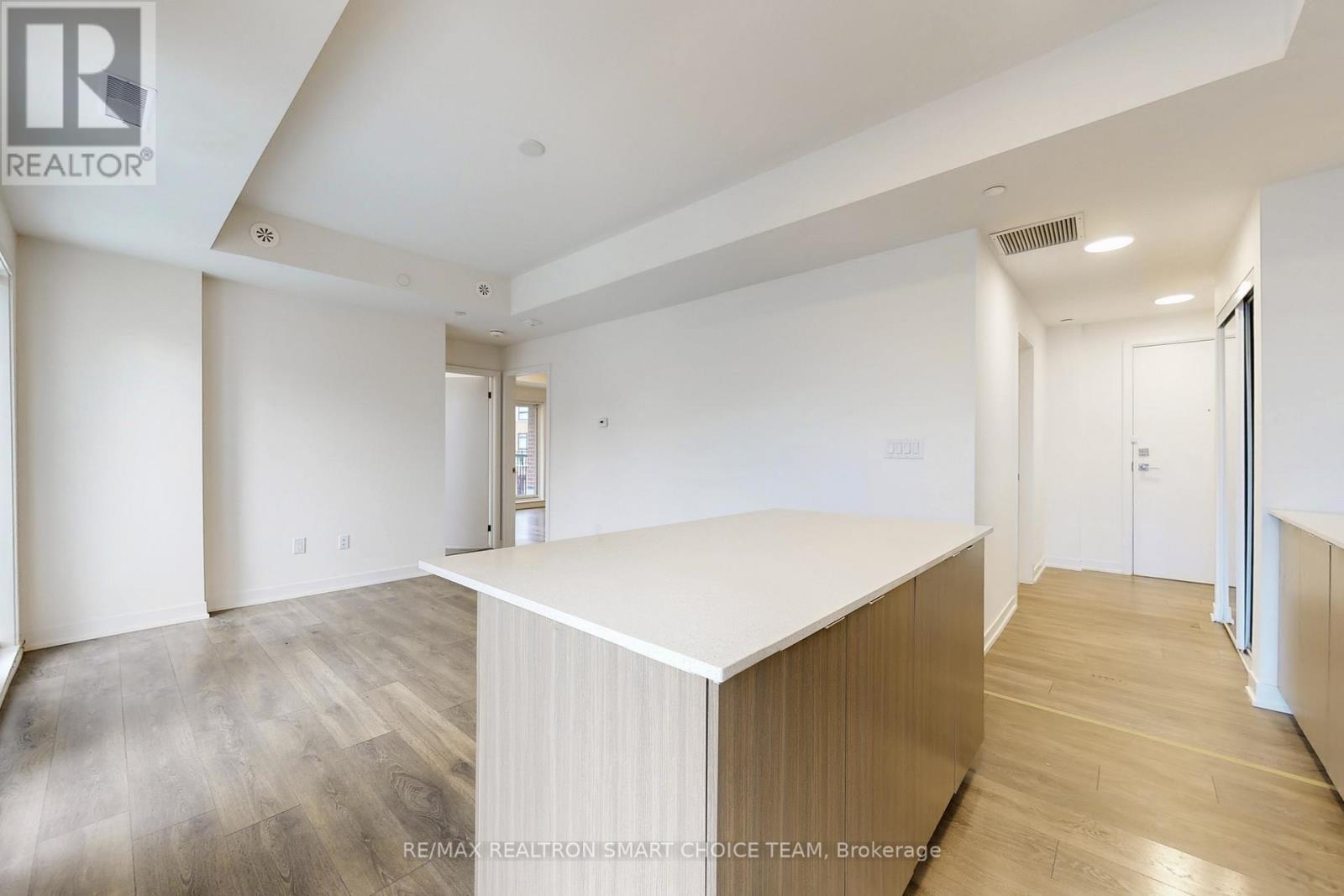 209 - 160 Canon Jackson Drive, Toronto, Ontario  M6M 0B6 - Photo 8 - W12524528