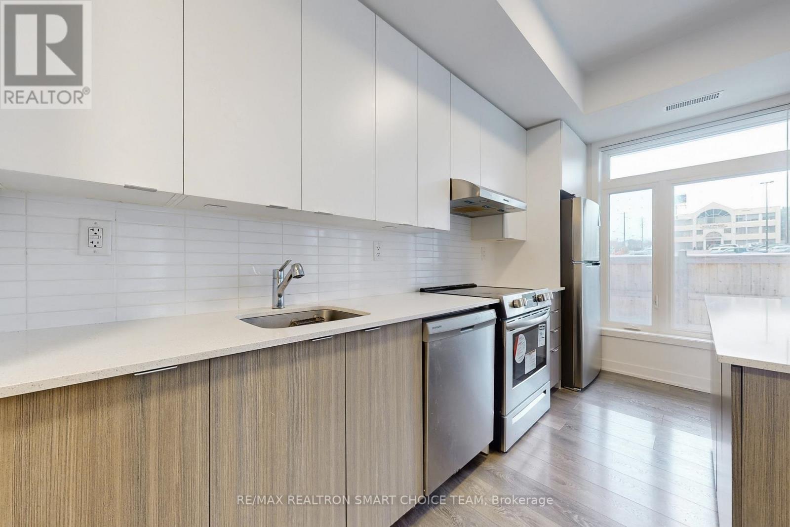 209 - 160 Canon Jackson Drive, Toronto, Ontario  M6M 0B6 - Photo 9 - W12524528