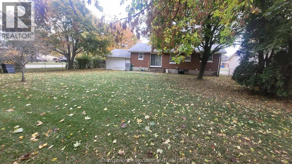 15 Lawrence Street, Wallaceburg, Ontario N8A 2B1 - Photo 9 - 25027731