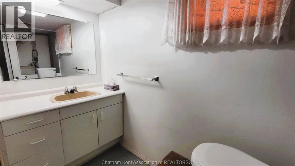 15 Lawrence Street, Wallaceburg, Ontario N8A 2B1 - Photo 14 - 25027731