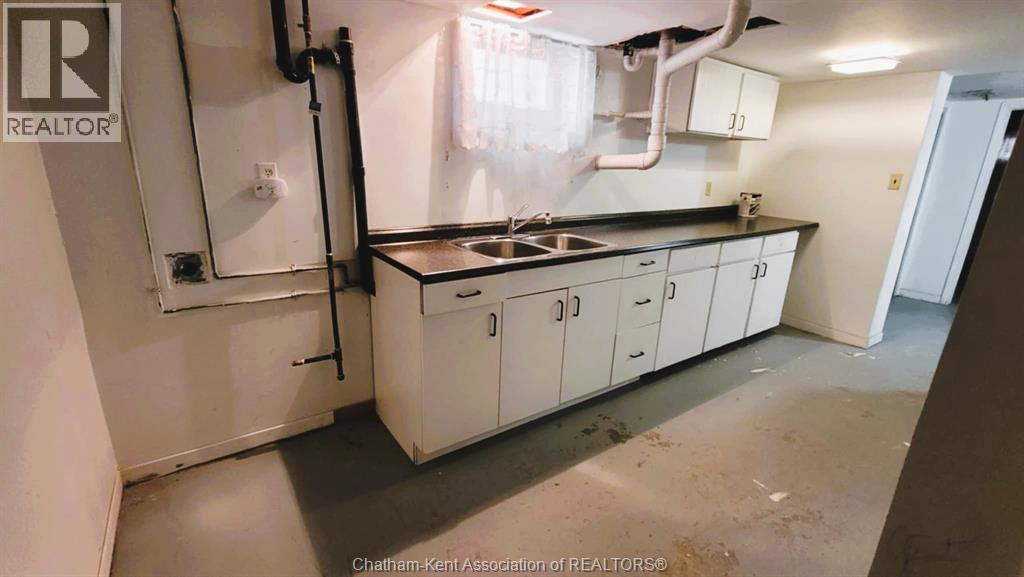 15 Lawrence Street, Wallaceburg, Ontario N8A 2B1 - Photo 12 - 25027731