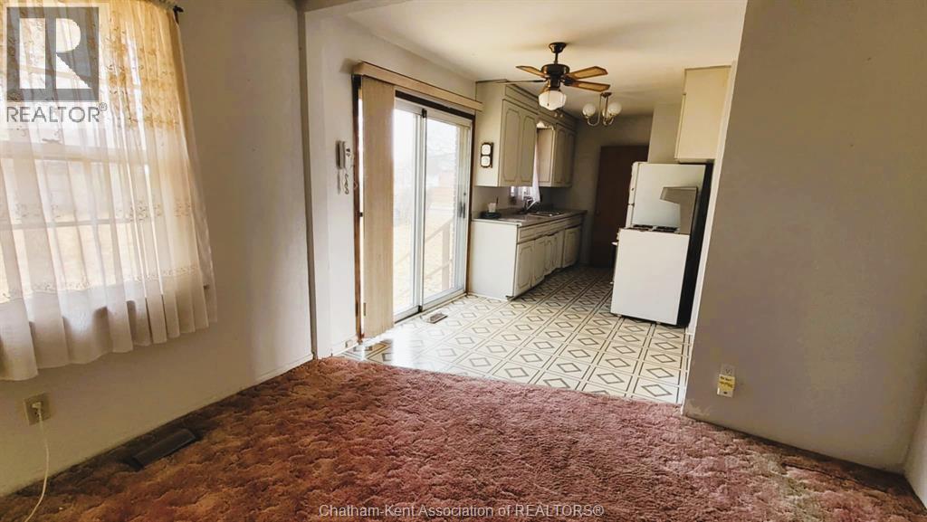 15 Lawrence Street, Wallaceburg, Ontario N8A 2B1 - Photo 4 - 25027731