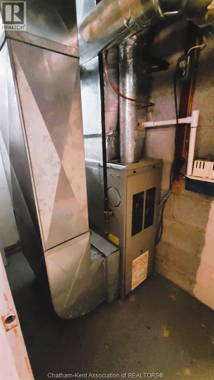 15 Lawrence Street, Wallaceburg, Ontario N8A 2B1 - Photo 10 - 25027731