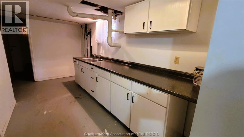 15 Lawrence Street, Wallaceburg, Ontario N8A 2B1 - Photo 13 - 25027731