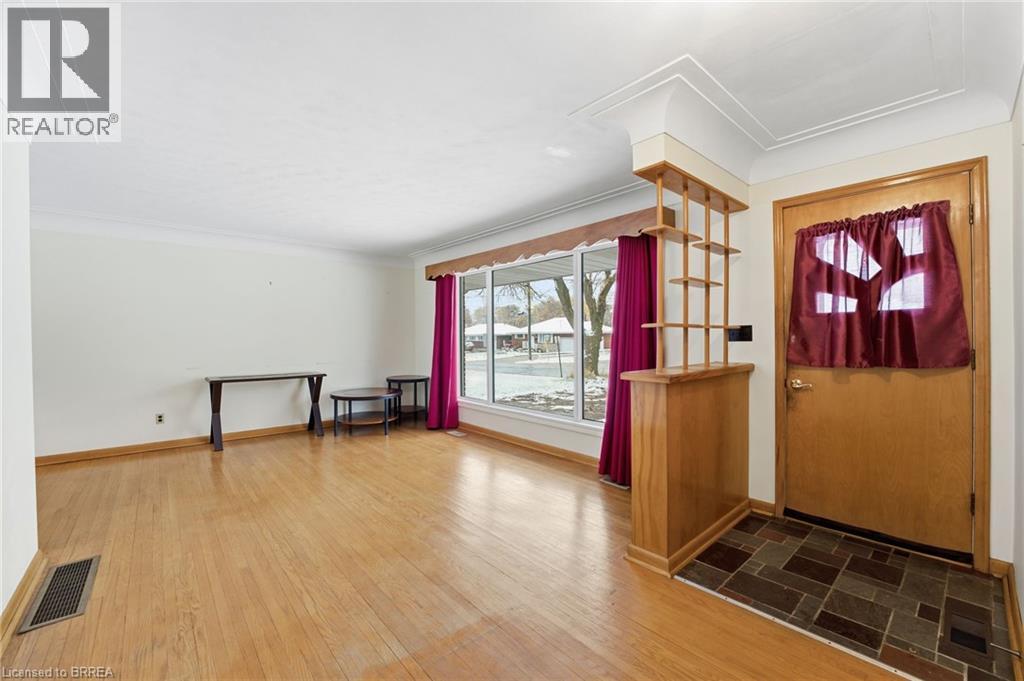 9 Waddington Street, Brantford, Ontario  N3R 2R2 - Photo 8 - 40784423