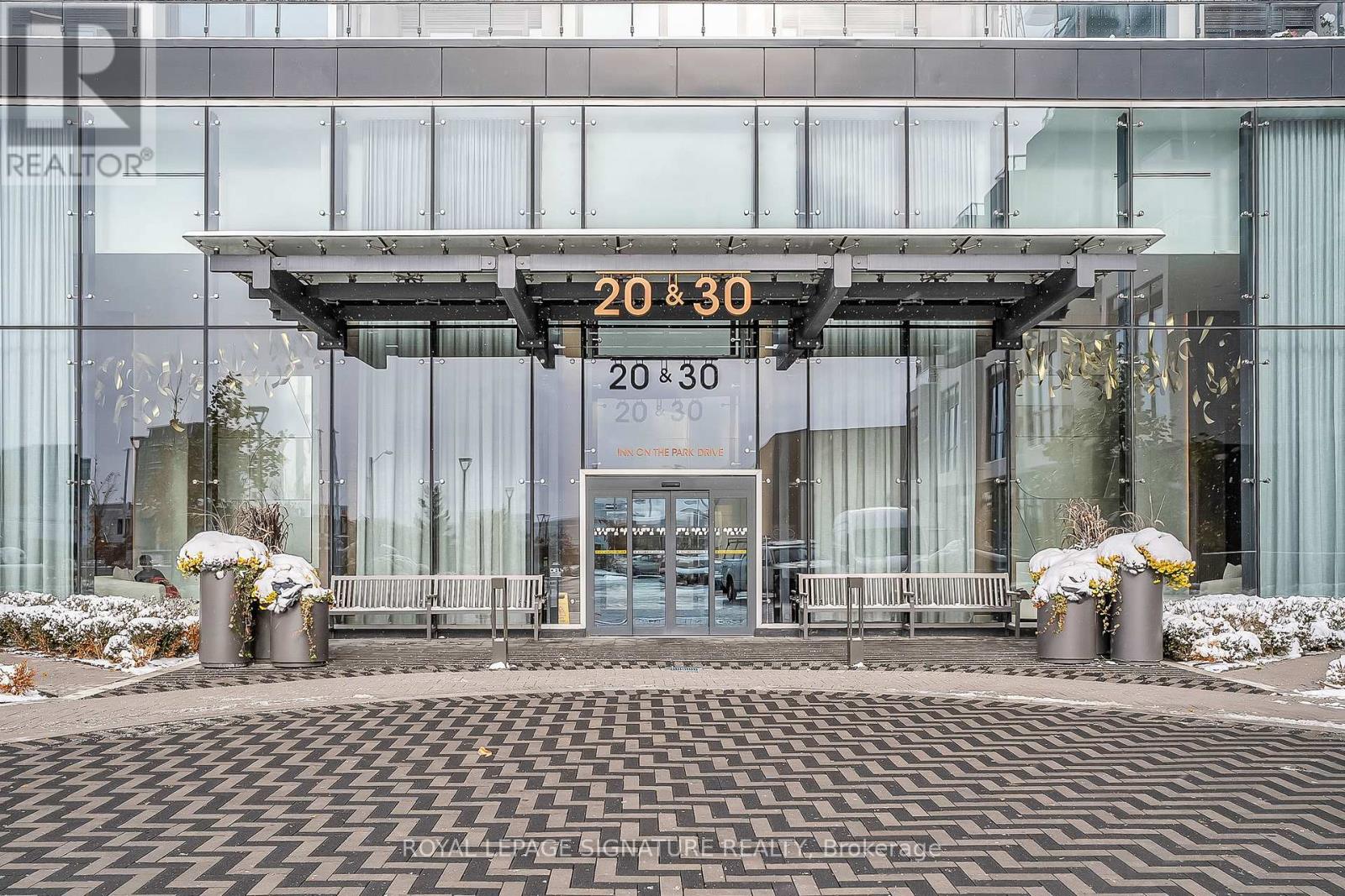 1409 - 30 Inn On The Park Drive, Toronto, Ontario  M3C 0P7 - Photo 2 - C12537112