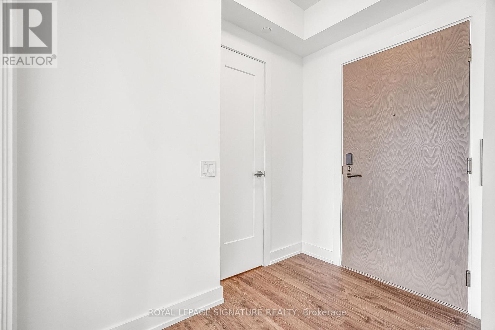 1409 - 30 Inn On The Park Drive, Toronto, Ontario  M3C 0P7 - Photo 6 - C12537112