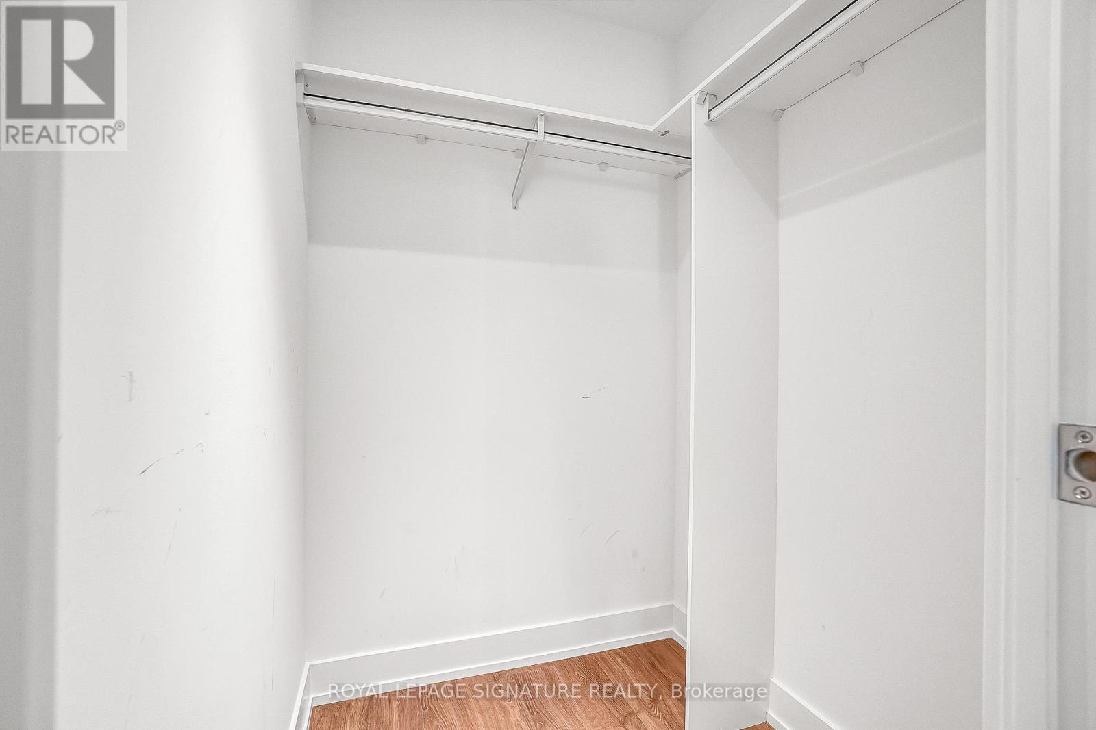 1409 - 30 Inn On The Park Drive, Toronto, Ontario  M3C 0P7 - Photo 7 - C12537112