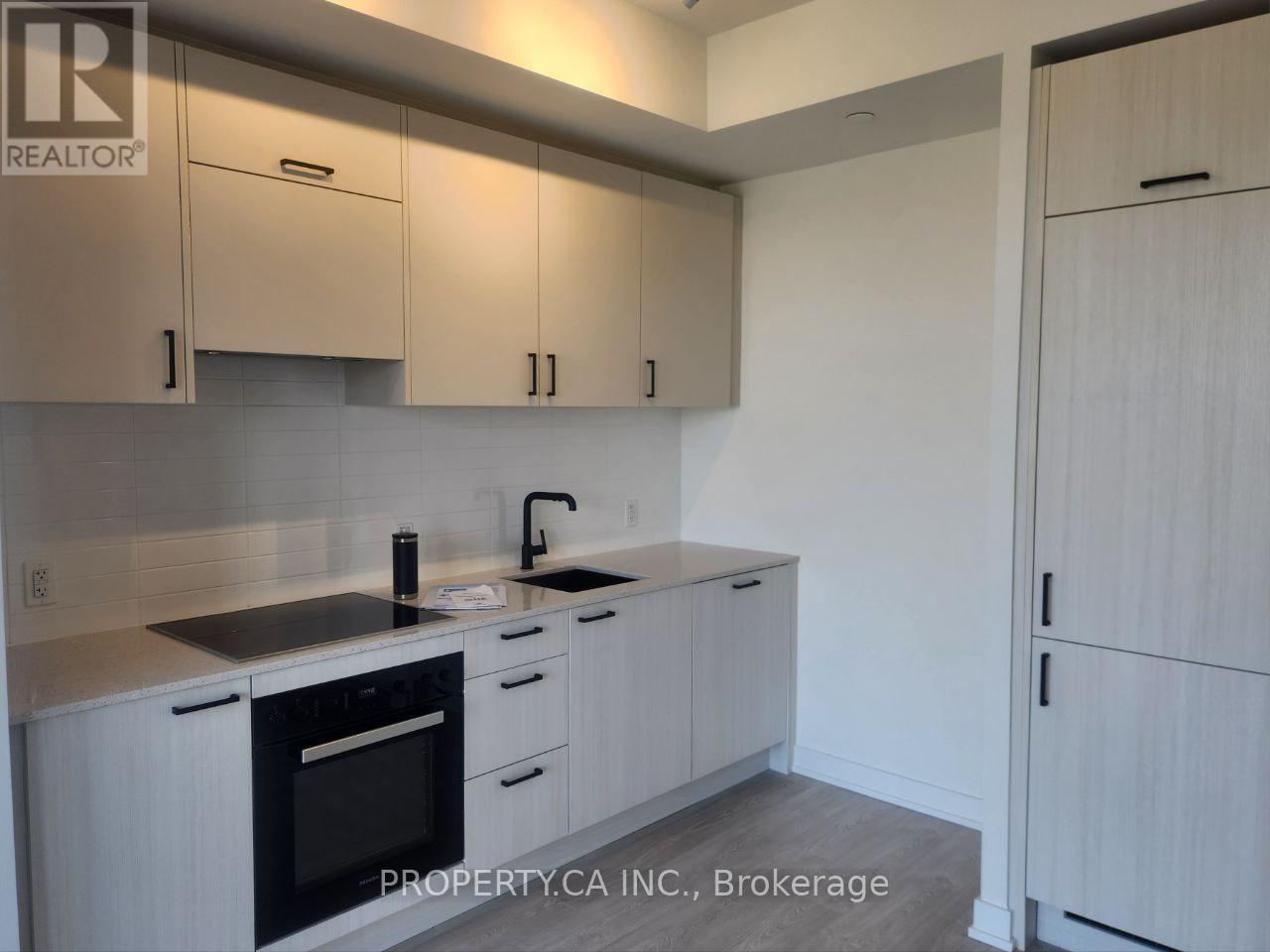 518 - 1 Quarrington Lane, Toronto, Ontario  M3C 0S4 - Photo 3 - C12537136