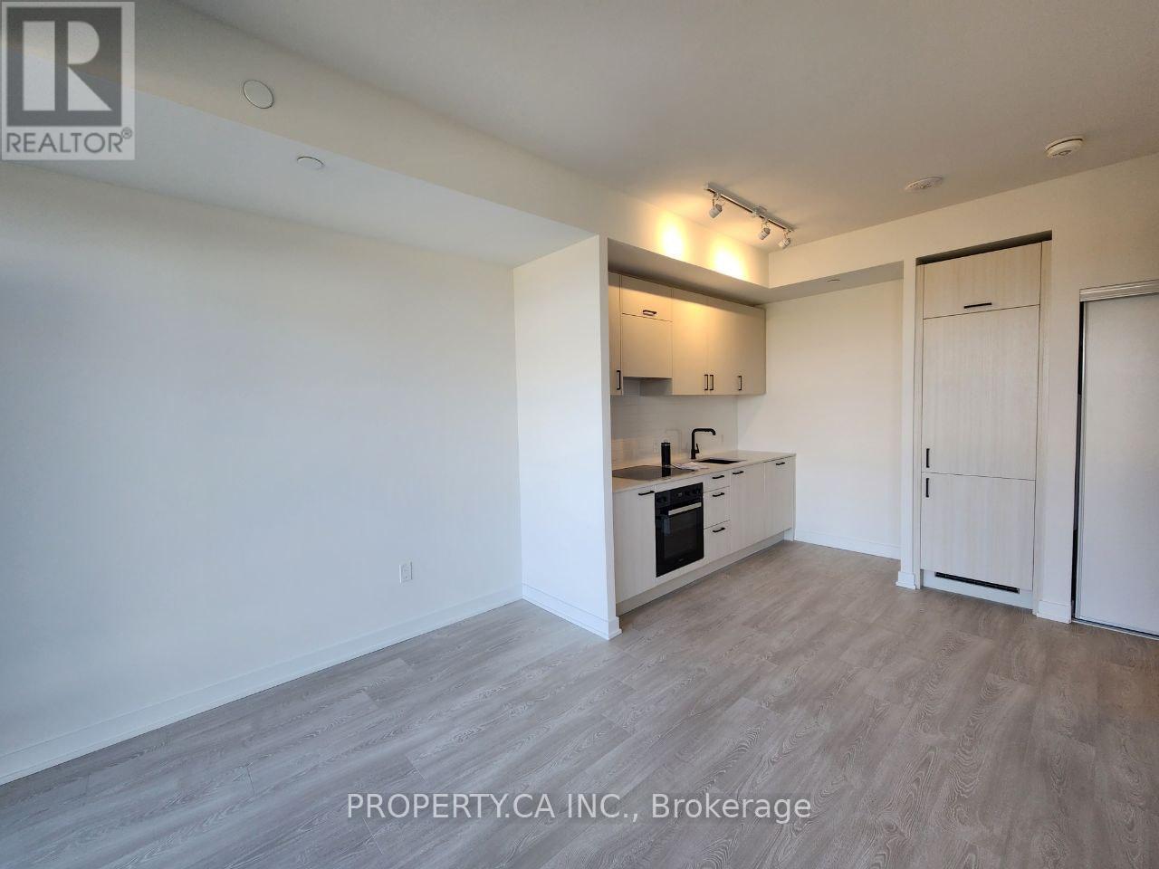 518 - 1 Quarrington Lane, Toronto, Ontario  M3C 0S4 - Photo 4 - C12537136