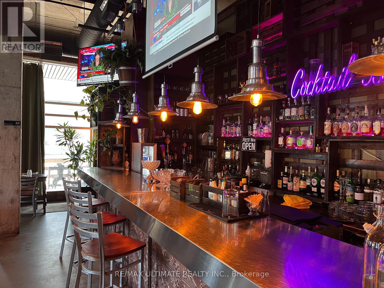 905 KING STREET W, Toronto, Ontario