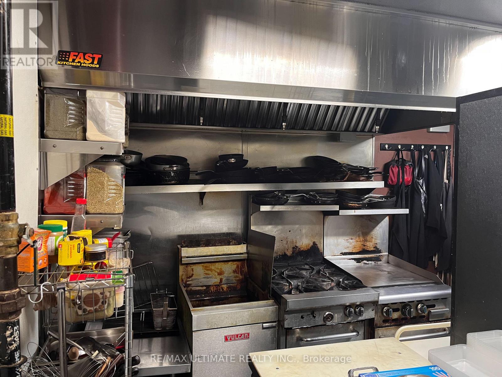 905 King Street W, Toronto, Ontario  M6K 3G9 - Photo 10 - C12537200